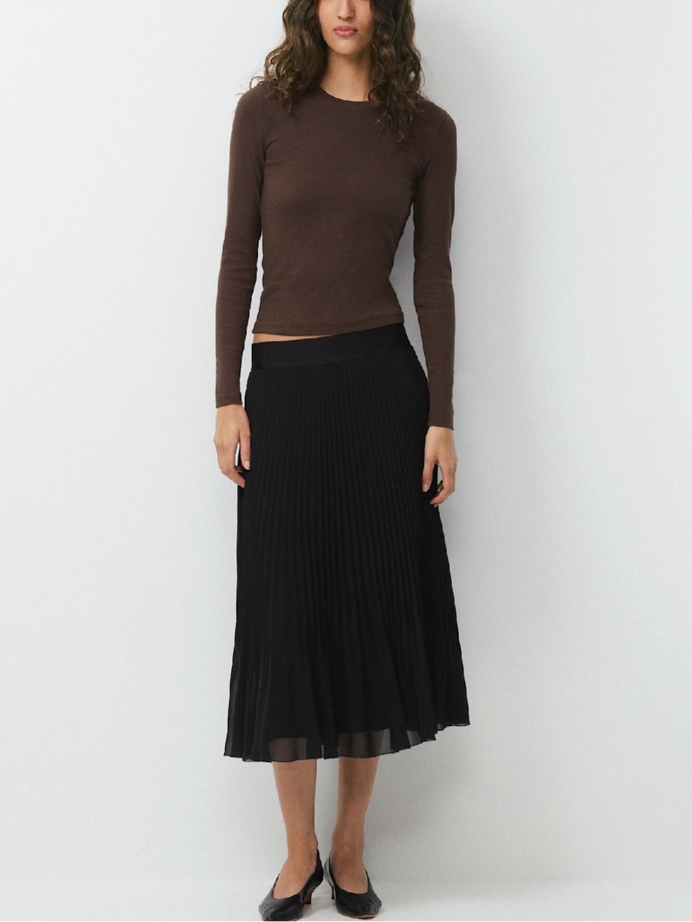 Aritzia Wilfred twirl skirt in black
